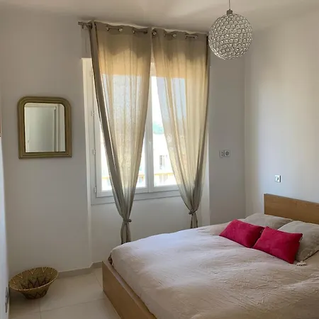 T3 Centre Vue Garage Conciergerie * Sanary-sur-Mer
